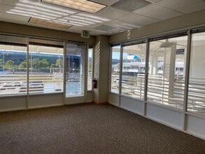 755-775 Baywood Dr, Petaluma, CA à louer Photo intérieure- Image 2 de 4