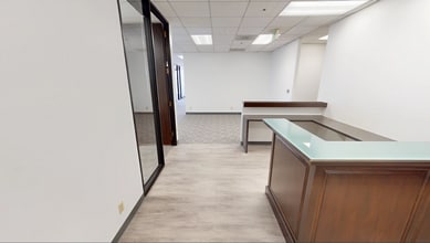 12424 Wilshire Blvd, Los Angeles, CA à louer Numérisation 3D de Matterport- Image 1 de 2