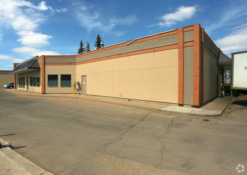 14921 Stony Plain Rd NW, Edmonton, AB à louer - Photo du bâtiment - Image 2 de 4
