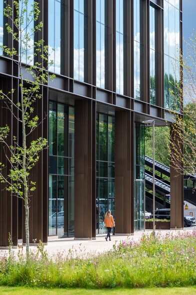 Great Exhibition Way, Leeds à louer - Photo du bâtiment - Image 2 de 5