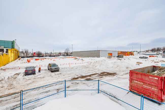 Plus de détails pour 300 Rue Sicard, Ste-Thérèse, QC - Commerce de détail à louer