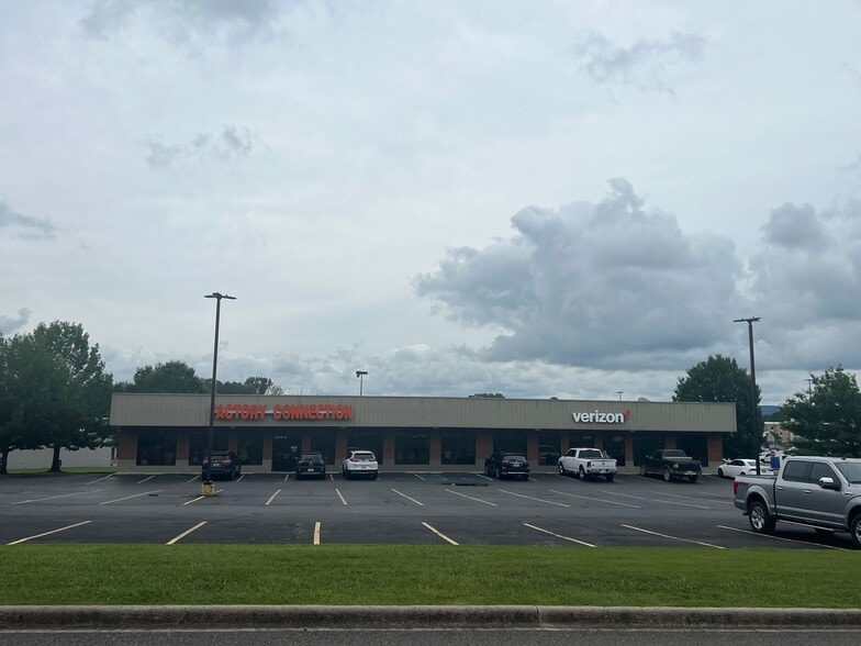 24919 John T Reid Pky, Scottsboro, AL for lease - Building Photo - Image 3 of 6