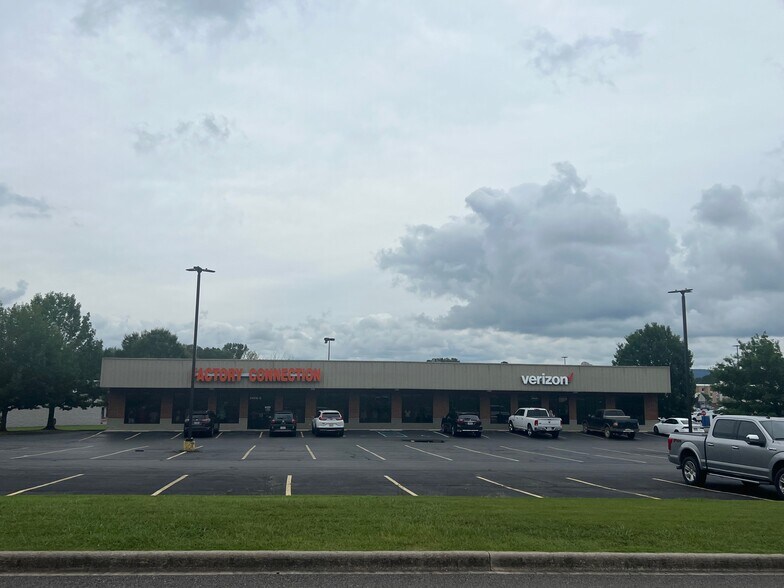 24919 John T Reid Pky, Scottsboro, AL à louer - Photo du bâtiment - Image 3 de 6