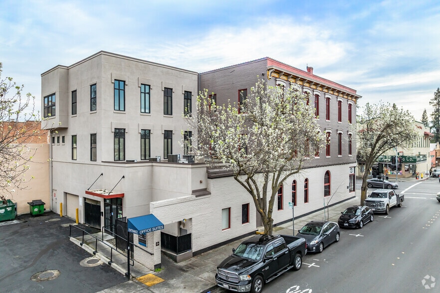 601-605 Main St, Woodland, CA à louer - Photo du bâtiment - Image 3 de 6