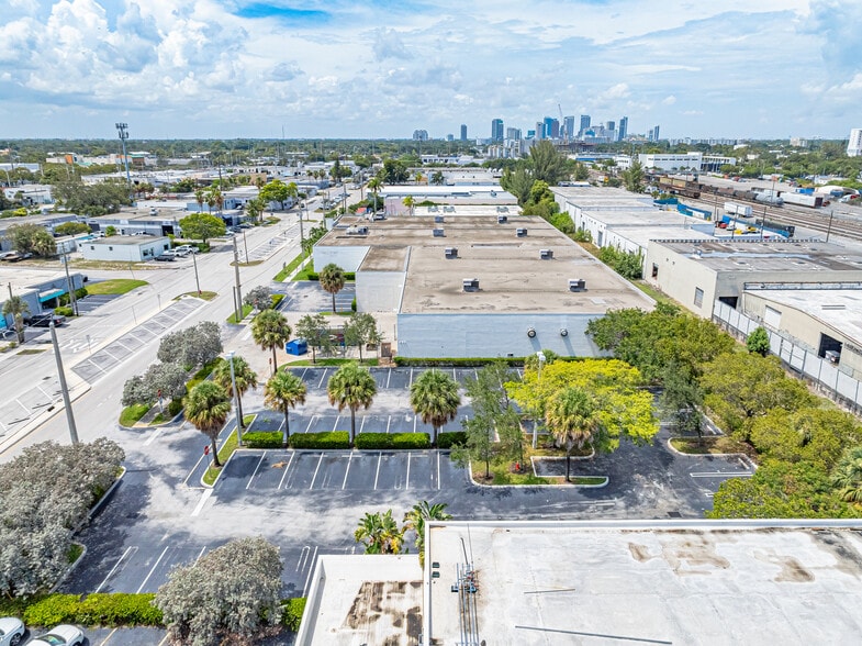 3000-3004 SW 2nd Ave, Fort Lauderdale, FL à louer - Photo du bâtiment - Image 2 de 31