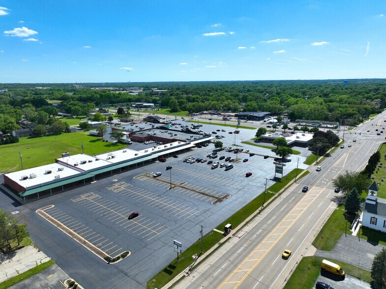 7911-7997 N Alpine Rd, Loves Park, IL à louer - Photo du bâtiment - Image 2 de 10