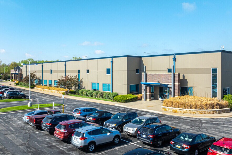 17300-17330 W 119th St, Olathe, KS à louer - Photo du bâtiment - Image 3 de 4