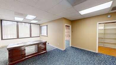 6800 Park Ten Blvd, San Antonio, TX for lease Interior Photo- Image 1 of 5