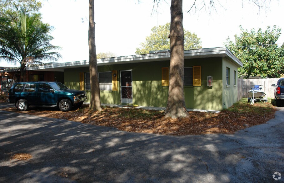 554 Clearwater Largo Rd N, Largo, FL à vendre - Photo du bâtiment - Image 2 de 54