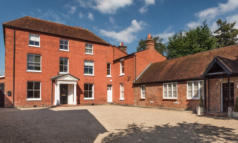 93 High St, Burnham for lease - Building Photo - Image 2 of 6