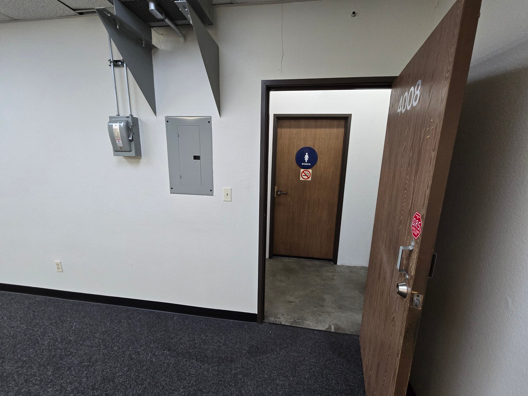 15500 Erwin St, Van Nuys, CA for lease Interior Photo- Image 1 of 4