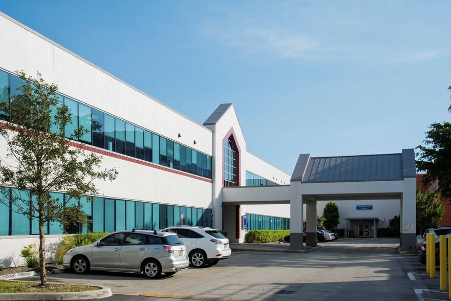9380 SW 150th St, Miami, FL for lease - Building Photo - Image 2 of 6
