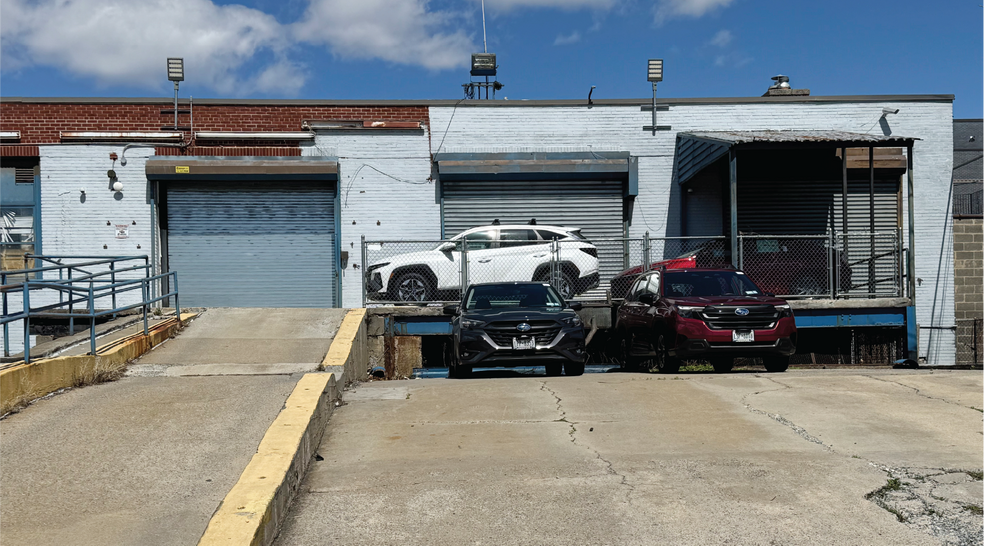 32-31 57th St, Woodside, NY for lease - Building Photo - Image 3 of 6