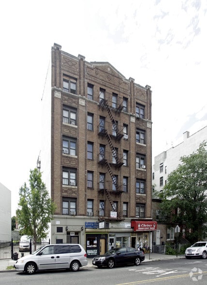 900 E 167th St, Bronx, NY for sale - Building Photo - Image 2 of 15
