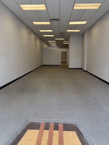 736-740 Monmouth St, Newport, KY for lease - Interior Photo - Image 3 of 13