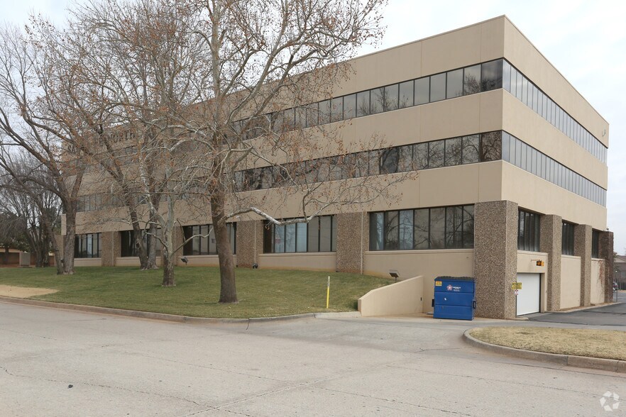 6 NE 63rd St, Oklahoma City, OK à louer - Photo du bâtiment - Image 3 de 5