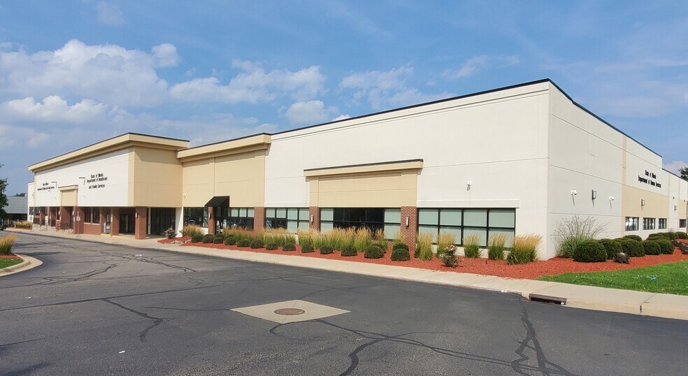 175 Executive Pky, Rockford, IL for lease - Building Photo - Image 3 of 6