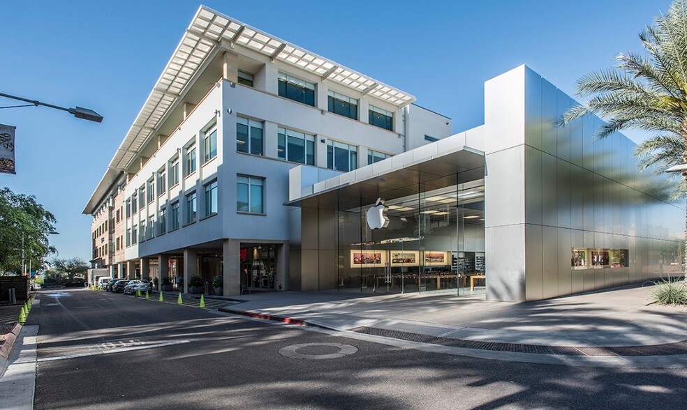 15169 N Scottsdale Rd, Scottsdale, AZ à louer - Photo du bâtiment - Image 2 de 3