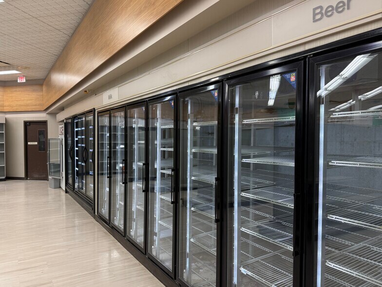 41 Carroll St, Pittsfield, NH à vendre - Photo du bâtiment - Image 2 de 7