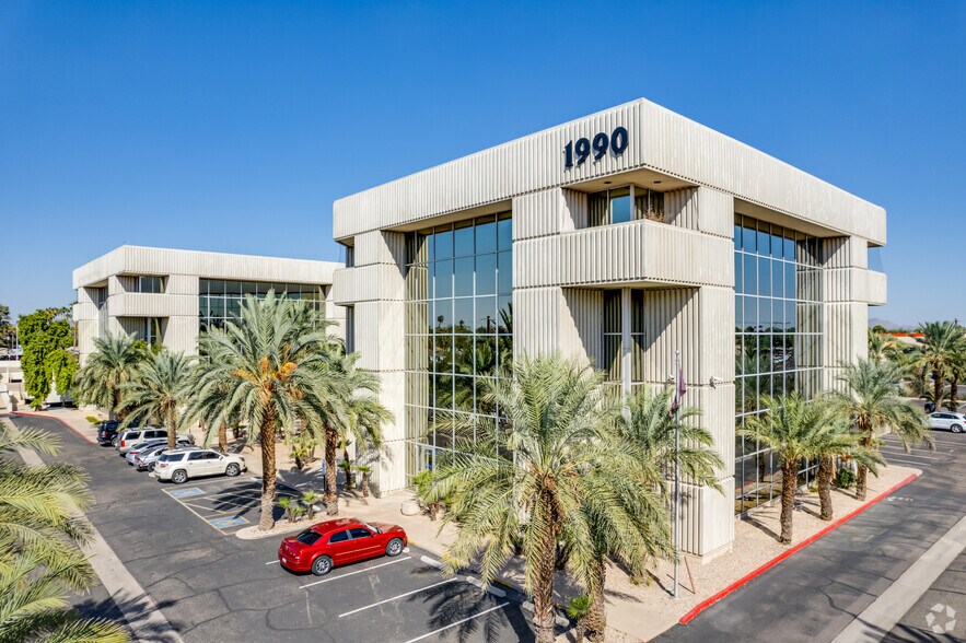 1990 W Camelback Rd, Phoenix, AZ à louer - Photo du bâtiment - Image 2 de 10