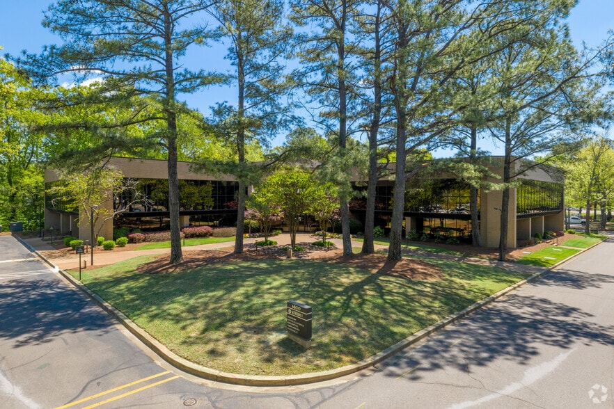 6800 Poplar Ave, Memphis, TN for lease - Building Photo - Image 2 of 13