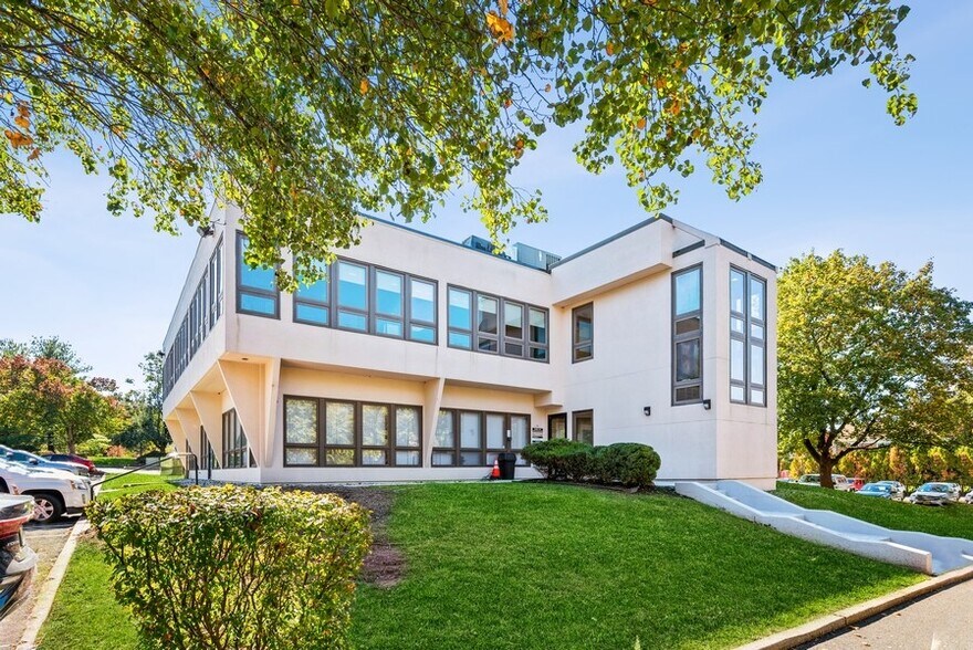 674 US Highway 202, Bridgewater, NJ à louer - Photo du bâtiment - Image 2 de 36