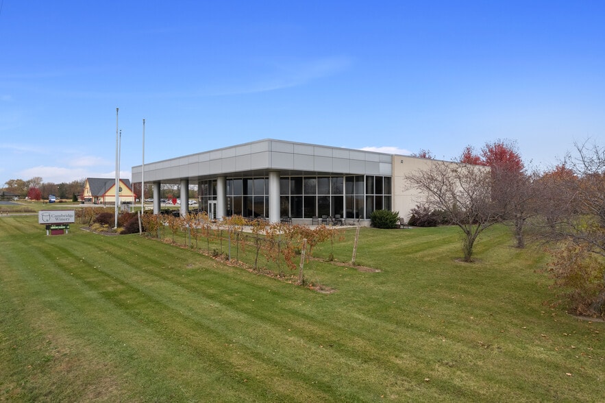 600 Kenseth Way, Cambridge, WI à vendre - Photo du bâtiment - Image 3 de 31