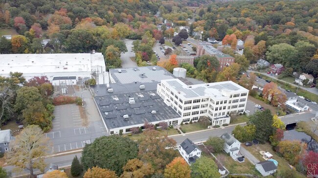 Plus de détails pour 12 Bridge St, Deep River, CT - Flex à vendre