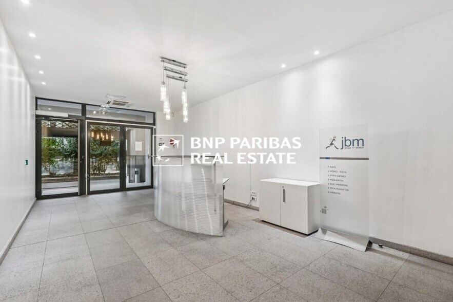 Bureau dans Levallois-Perret à louer - Hall d’entrée - Image 3 de 14