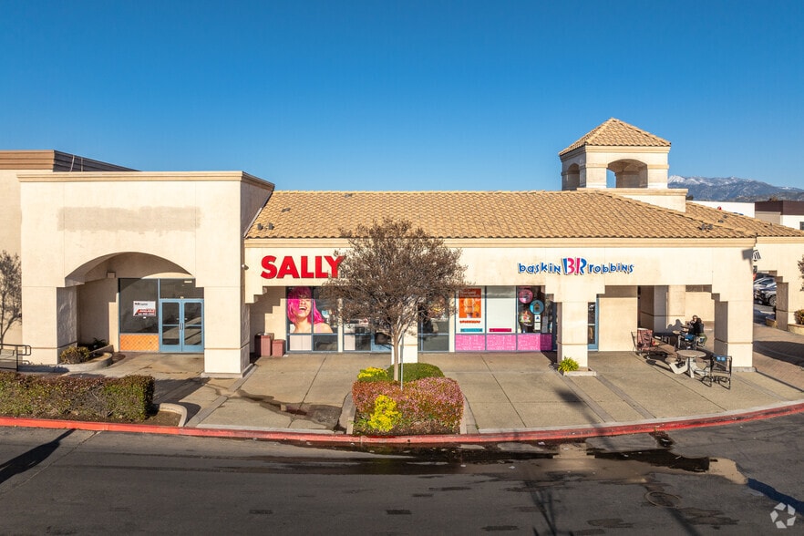 300 S Highland Springs Ave, Banning, CA for sale - Building Photo - Image 2 of 5