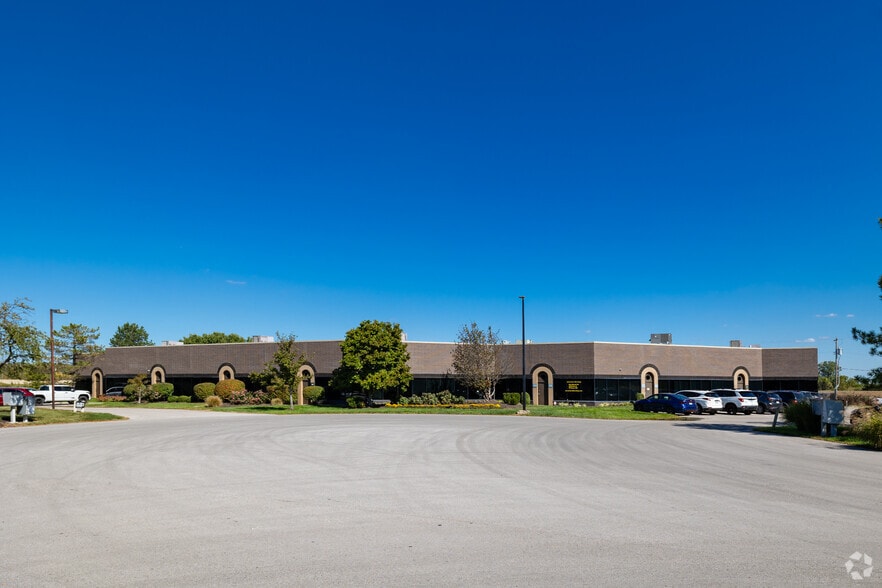 732-756 Goddard Ave, Chesterfield, MO for lease - Primary Photo - Image 1 of 3