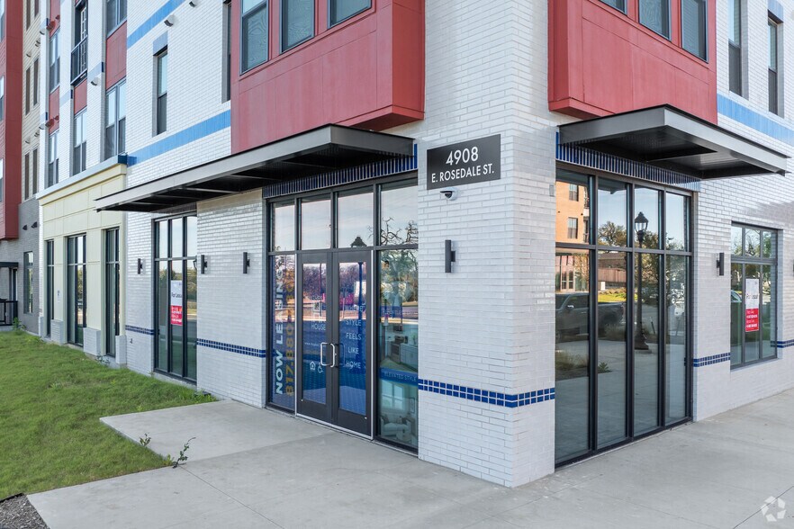 4830 E Rosedale St, Fort Worth, TX à louer - Photo du bâtiment - Image 3 de 50