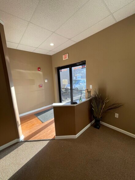 27 Gary St, Carnegie, PA à louer - Photo du bâtiment - Image 3 de 30