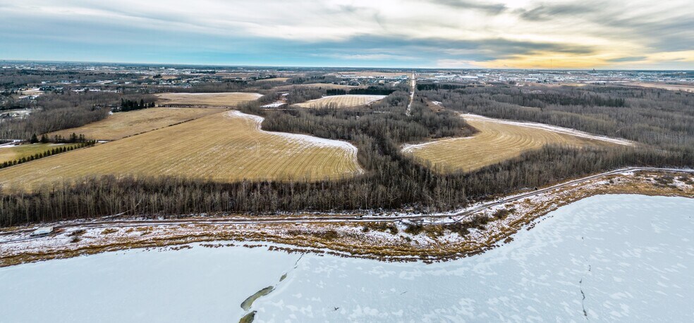 4;26;53;14;NW & 4;26;53;15;NE, Parkland County, AB à vendre - Aérien - Image 2 de 4