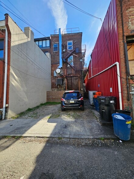 4407 Butler St, Pittsburgh, PA à vendre - Photo du bâtiment - Image 2 de 38
