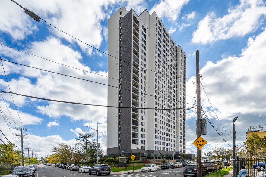 711A-711D Seagirt Ave, Far Rockaway, NY à louer - Photo du bâtiment - Image 2 de 13