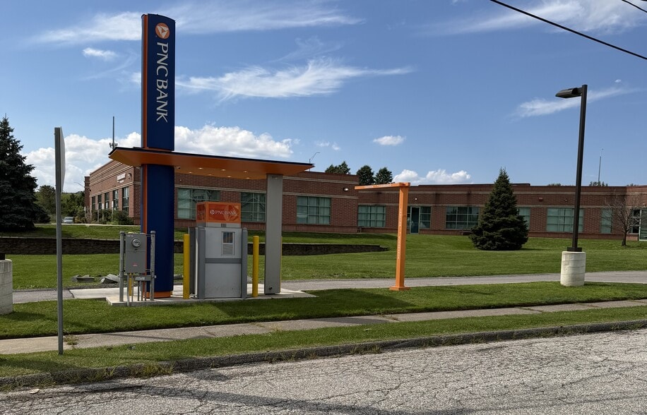 13205 Granger rd, Cleveland, OH for sale - Building Photo - Image 2 of 8