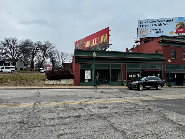 900 Westport Rd, Kansas City, MO à louer - Photo du bâtiment - Image 2 de 16