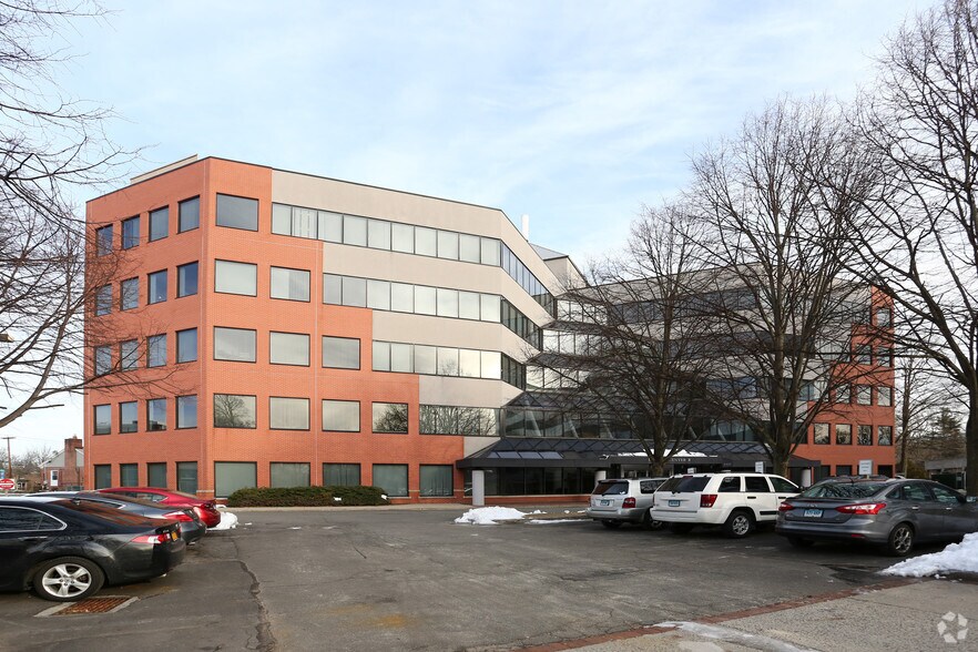 2321 Whitney Ave, Hamden, CT à louer - Photo principale - Image 1 de 13