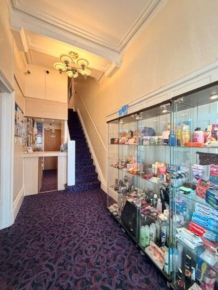 299 Promenade, Blackpool for sale - Interior Photo - Image 3 of 27