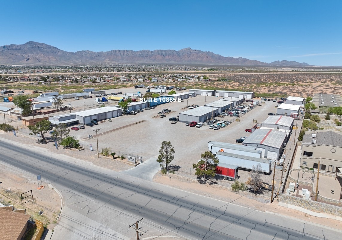 10893 Dyer St, El Paso, TX for lease Interior Photo- Image 1 of 11