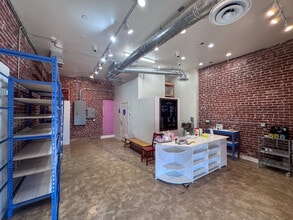 850-864 N Vermont Ave, Los Angeles, CA for lease Interior Photo- Image 2 of 4