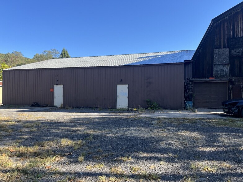 575 Shoemaker Ave, West Wyoming, PA for sale - Building Photo - Image 2 of 2