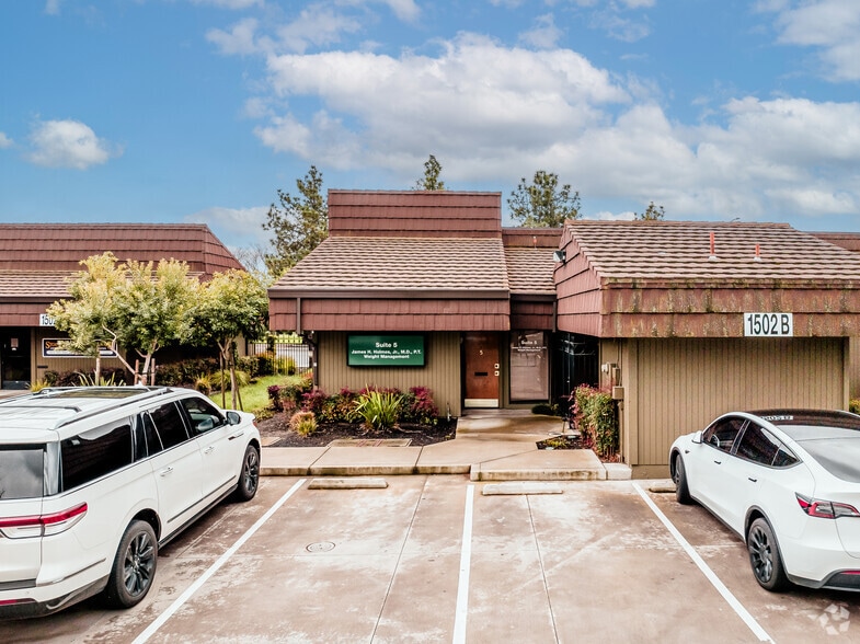 1502 Saint Marks Plz, Stockton, CA for lease - Building Photo - Image 2 of 6