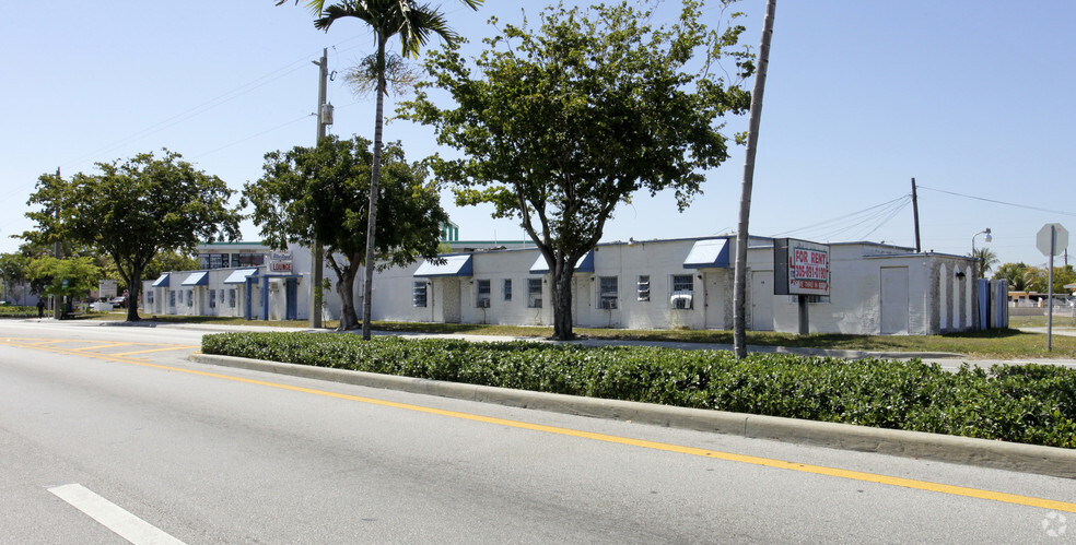 13750 W Dixie Hwy, North Miami, FL for sale - Primary Photo - Image 1 of 1