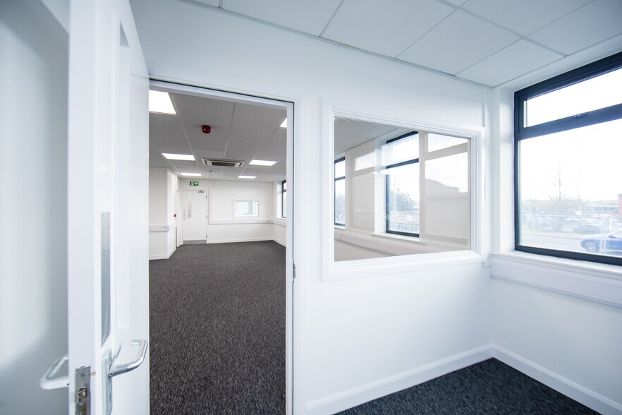 11 Pontefract Ln, Leeds à louer - Photo du bâtiment - Image 3 de 10