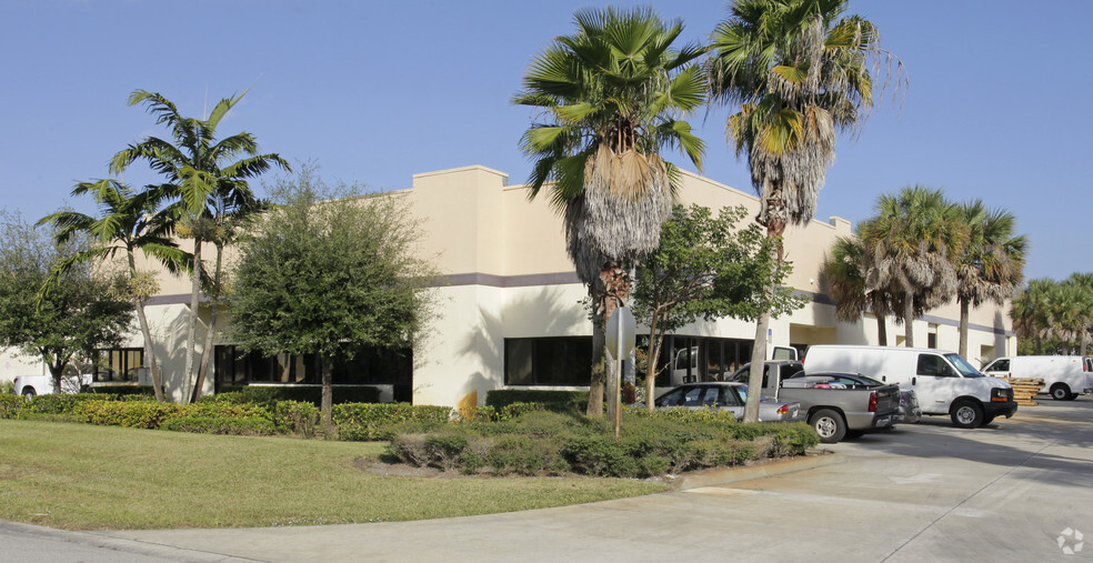 1449 Jupiter Park Dr, Jupiter, FL for lease - Building Photo - Image 2 of 5