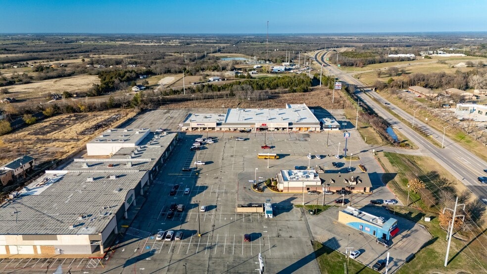 2701 State Highway 50, Commerce, TX à louer - Photo du bâtiment - Image 2 de 17