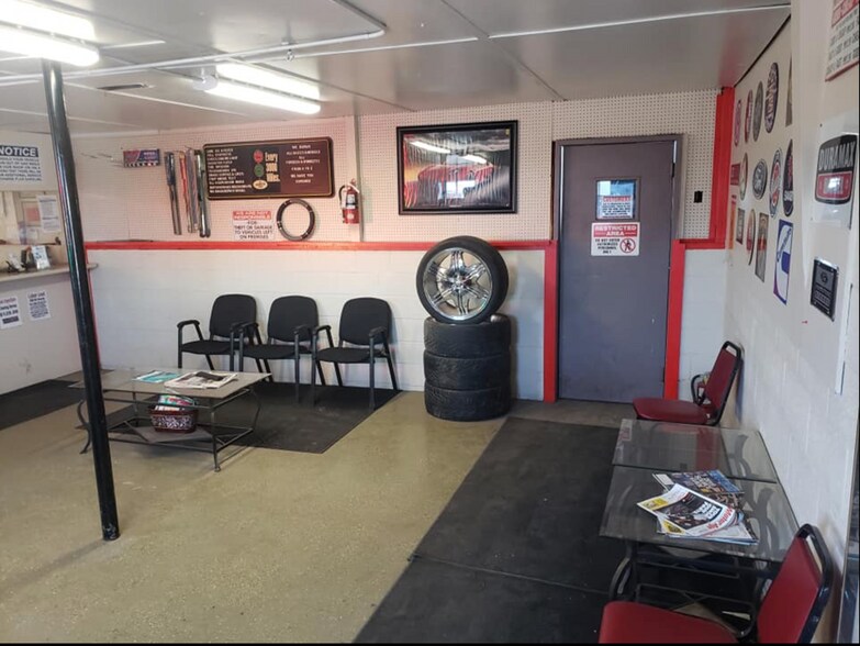 23076 State Route 12, Watertown, NY à vendre - Photo du bâtiment - Image 3 de 77