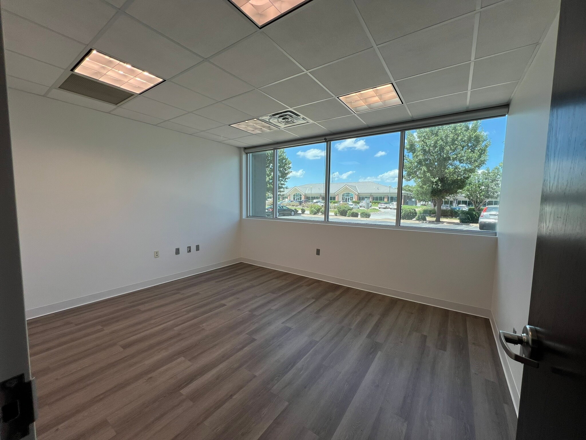 802 SE Plaza Ave, Bentonville, AR for lease Interior Photo- Image 1 of 6